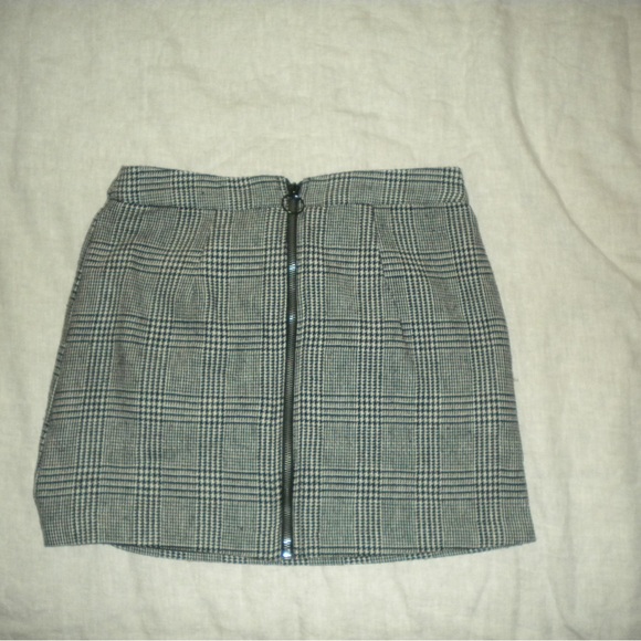 Plaid skirt - Picture 2 of 2
